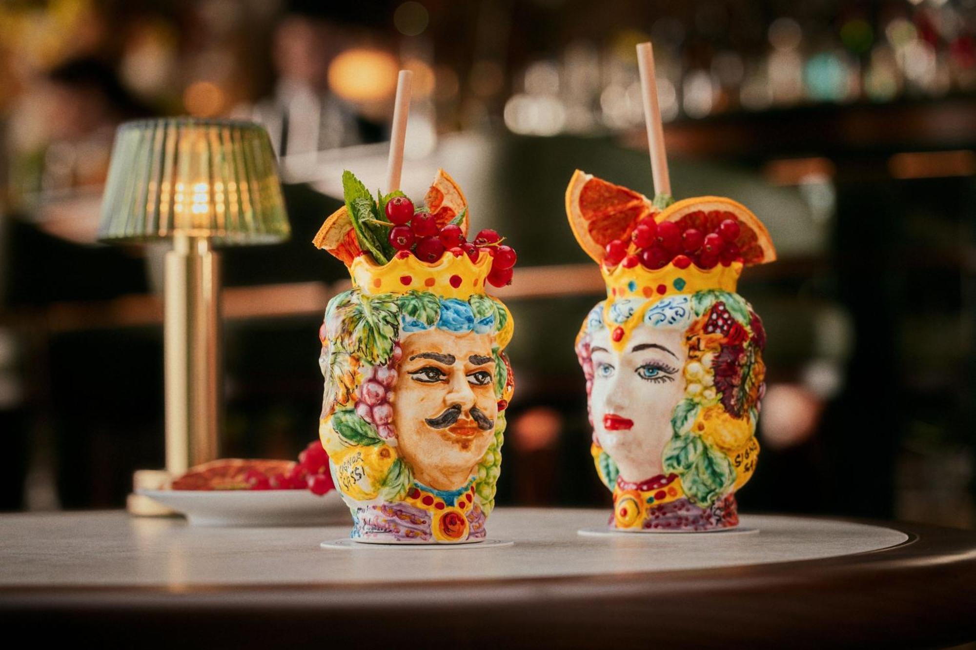 The St. Regis Dubai, The Palm Hotel Bagian luar foto Two cocktails served in Calabarino glasses