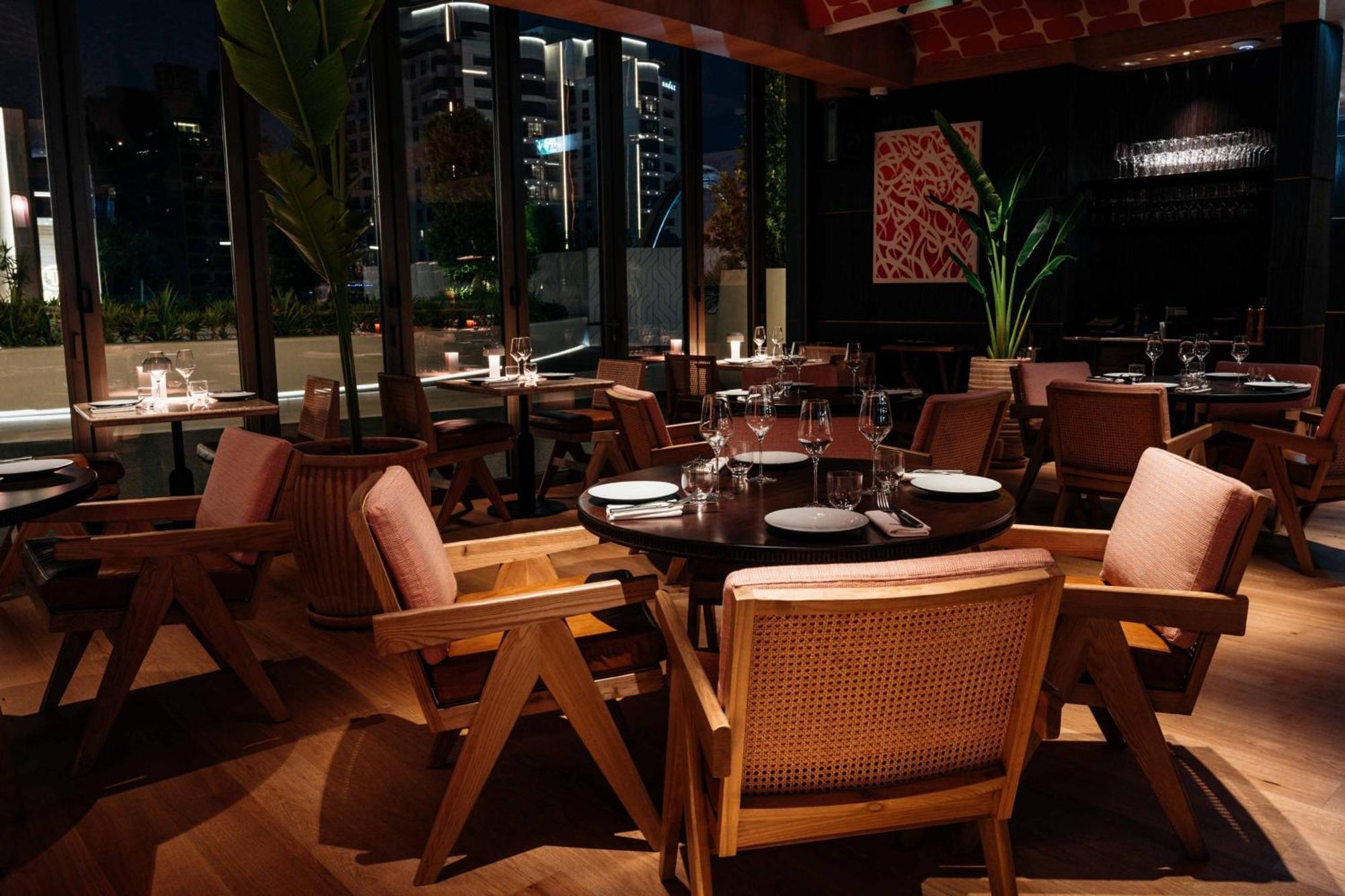 The St. Regis Dubai, The Palm Hotel Bagian luar foto The interior of the restaurant