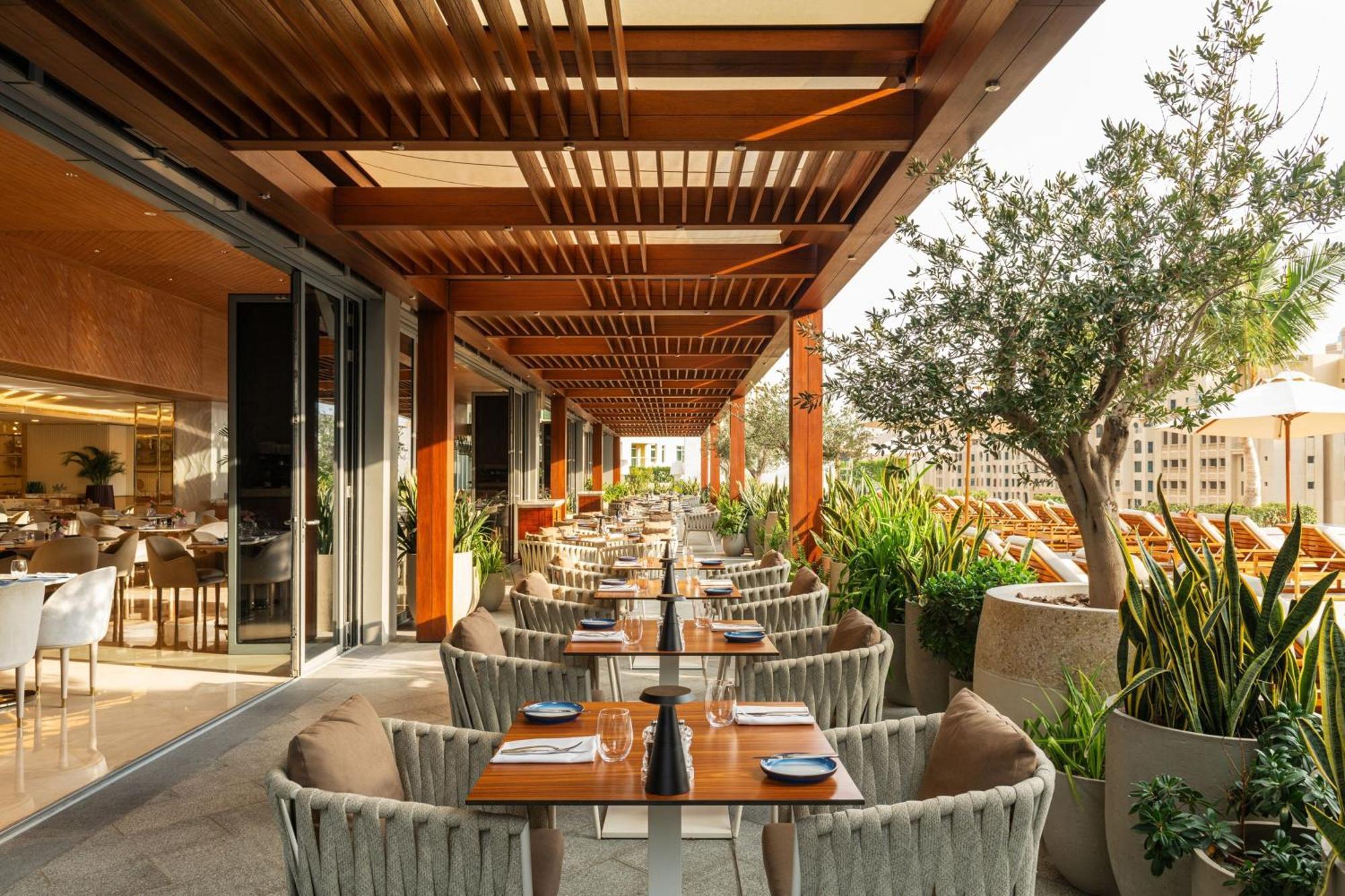 The St. Regis Dubai, The Palm Hotel Bagian luar foto The Terrace